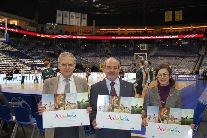 Acción directa en Berlín Unicaja Baloncesto Andalucía turismo deportes