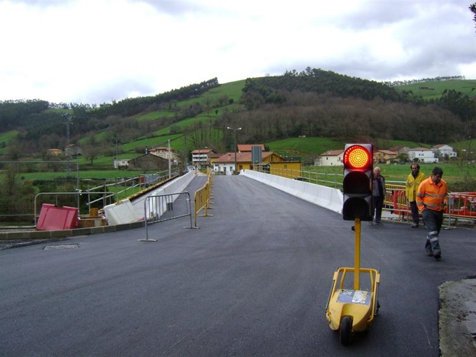 Apertura provisional del Puente de Udalla