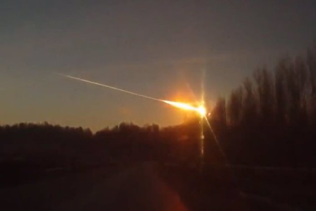 Un meteorito provoca cientos de heridos en Rusia