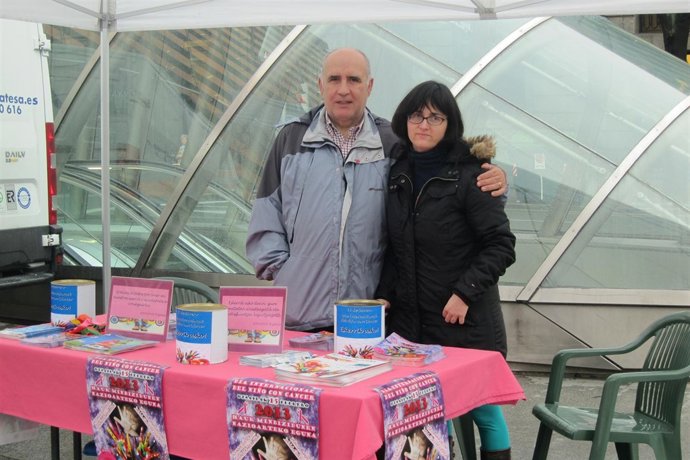 Mesa informativa en la plaza Circular de Bilbao