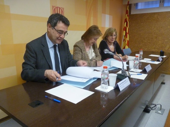J.Pedrerol (AEQT); T.Pijoan (Dir. ESO Enseñ); M.González (Ser.Territ. Enseñanza)