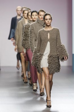 Foto de un momento en la pasarela de la Mercedes-Benz Fashion Week Madrid