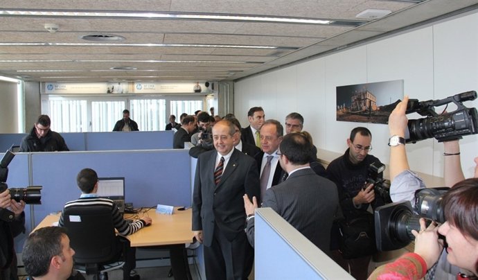 El conseller F.Puig en el centro de I+D de HP en Girona