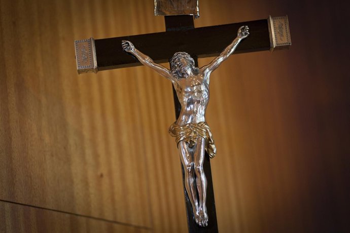 El crucifijo del Ayuntamiento de Zaragoza restaurado