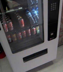 Máquina de bebidas, refrescos, botellas, verano