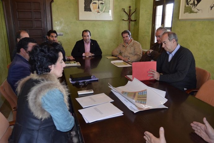 Reunión sobre vivienda en el Ayuntamiento de Almonte. 