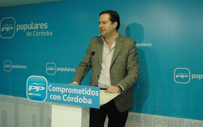 Adolfo Molina en la sede del PP