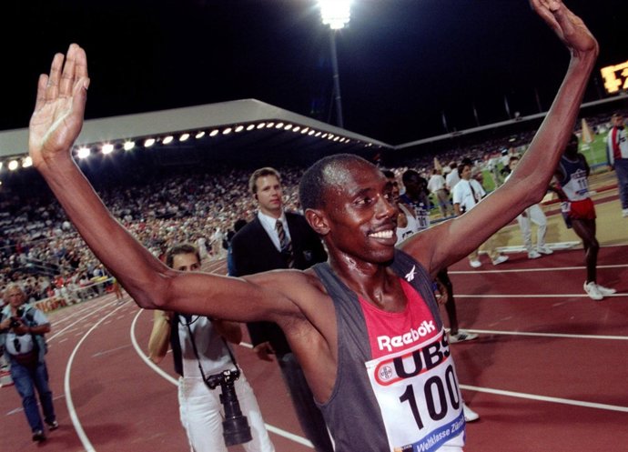 El atleta keniata Moses Kiptanui
