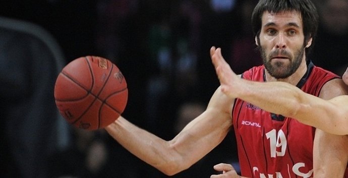 Fernando San Emeterio durante el partido