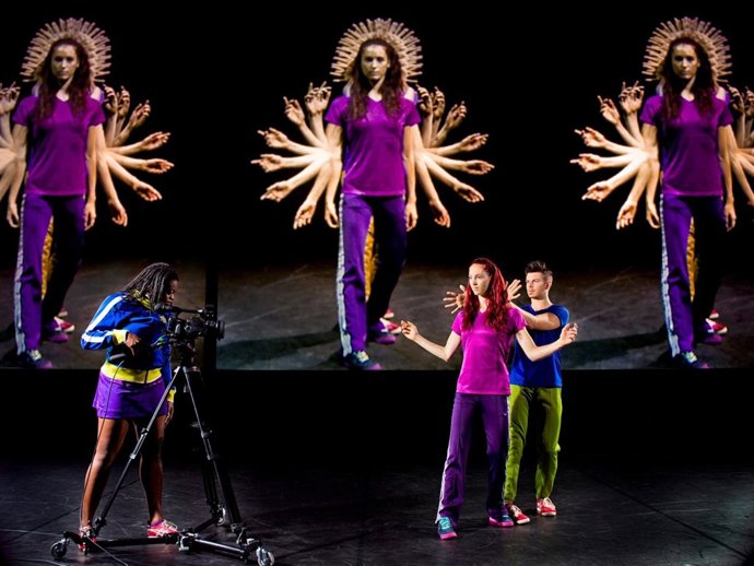 Proximity de Garry Stewart en el Teatro Central