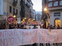 Cientos de personas exigen en Bilbao la dación en pago