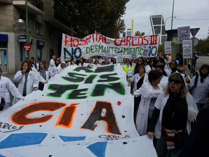Manifestación por la Sanidad Pública en Madrid #TsunamiBlanco