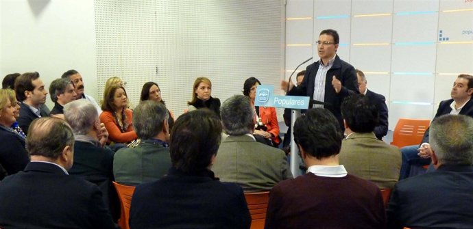 Castellano durante el encuentro en la sede del PPCV