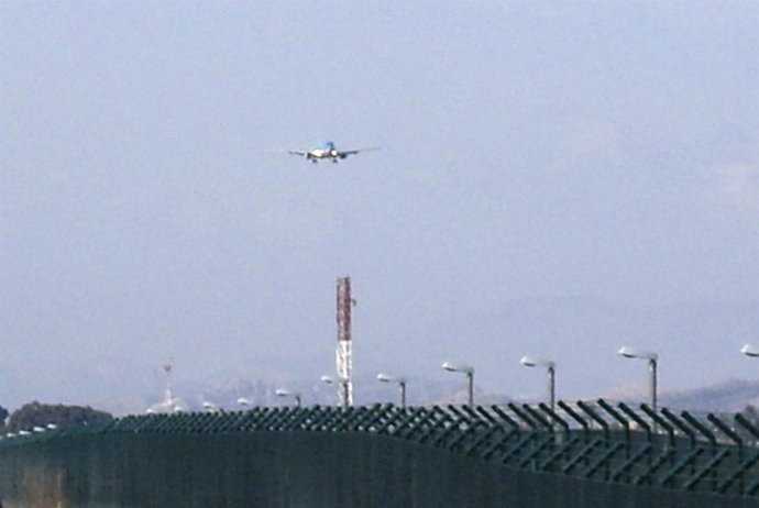 Avión Aproximándose Para Aterrizar En El Aeropuerto De El Altet