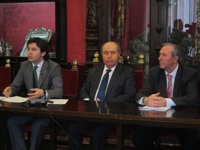 Alcalde afirma que "no le preocupa" la limitación de sueldos de la reforma local, que "ordenará competencias"