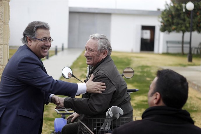El Alcalde de Sevilla, Juan Ignacio Zoido, visitando la barriada de El Gordillo