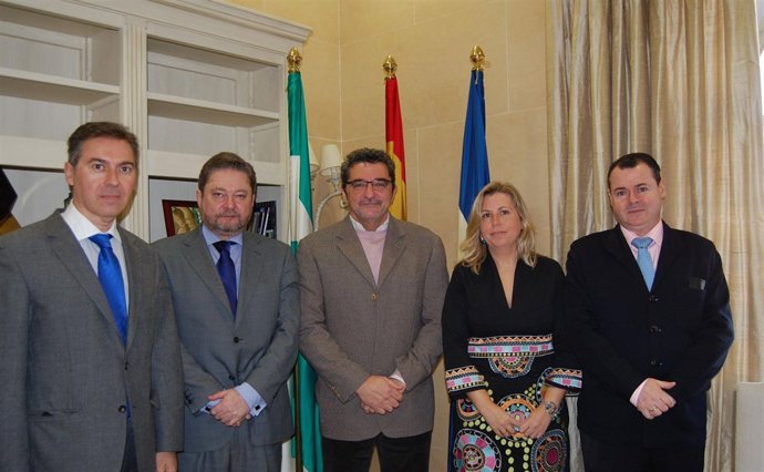 Reunión entre el alcalde y el Colegio de Administradores de Fincas. 
