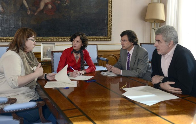 Reunión de Díaz con los portavoces de la oposición