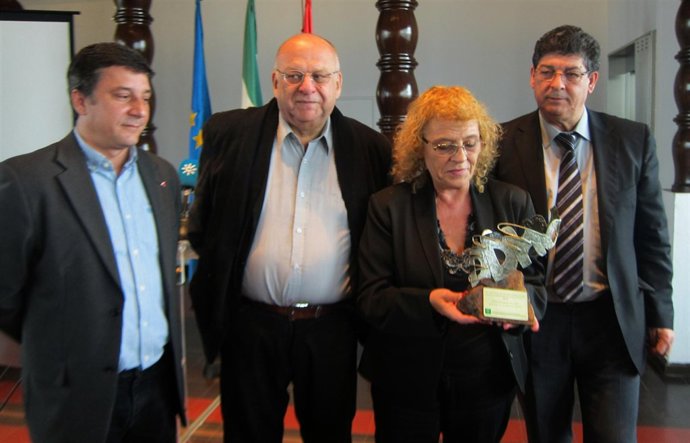 Momento de la entrega del galardón