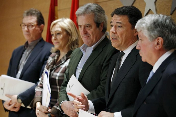 Ignacio González con Arturo Fernández y sindicatos