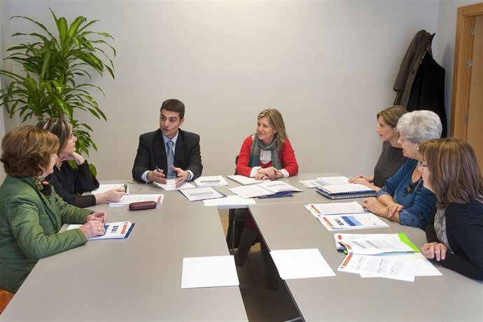 El Gobierno de Navarra se reúne con representantes de FEAPS.