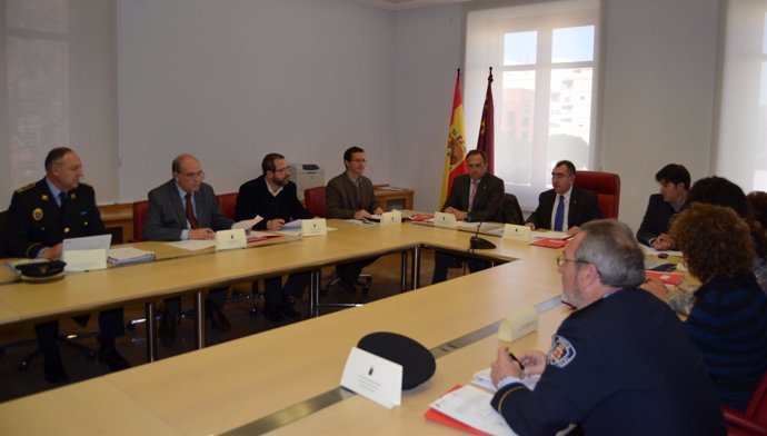 El consejero Manuel Campos preside la Comisión de Coordinación de Policías Local