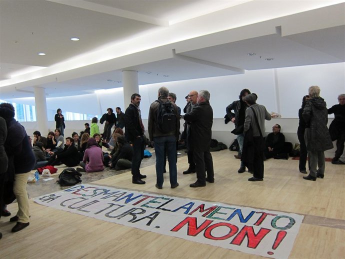 Encierro de trabajadores de las artes escénicas en el Gaiás