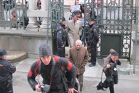 Riopedre, recibido con abucheos a su llegada a la Junta General del Principado