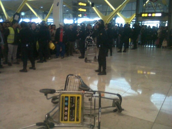 Trabajadores de Iberia en la T4