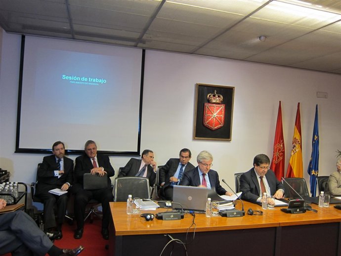 Enrique Goñi comparece en el Parlamento de Navarra.