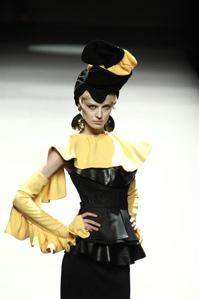 Desfile de María Barrios en MBFW