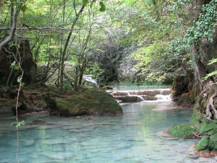 El Río Urederra En El Parque Natural De Urbasa Y Andía.