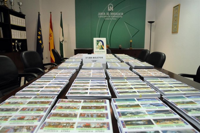 Boletos ilegales intervenidos por la Policía Autonómica