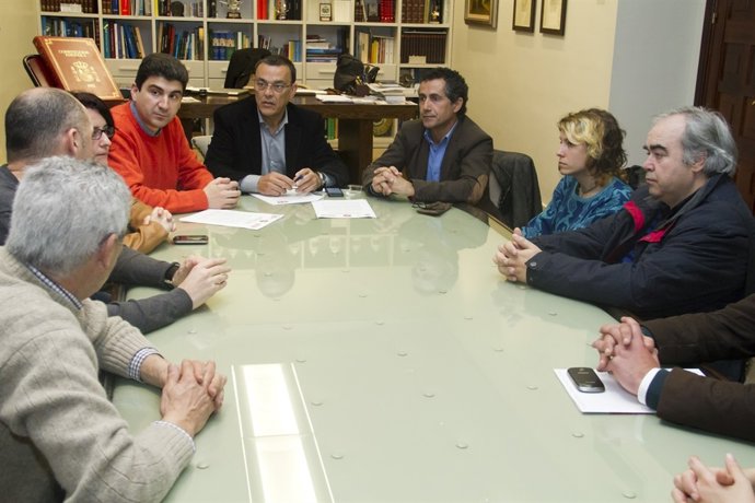 Reunión de la cumbre social del 28-F con Caraballo. 
