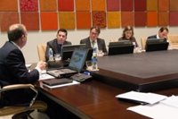 El Gobierno extremeño niega "confrontación" con la Junta y sólo busca "impedir colonialismos financieros andaluces"