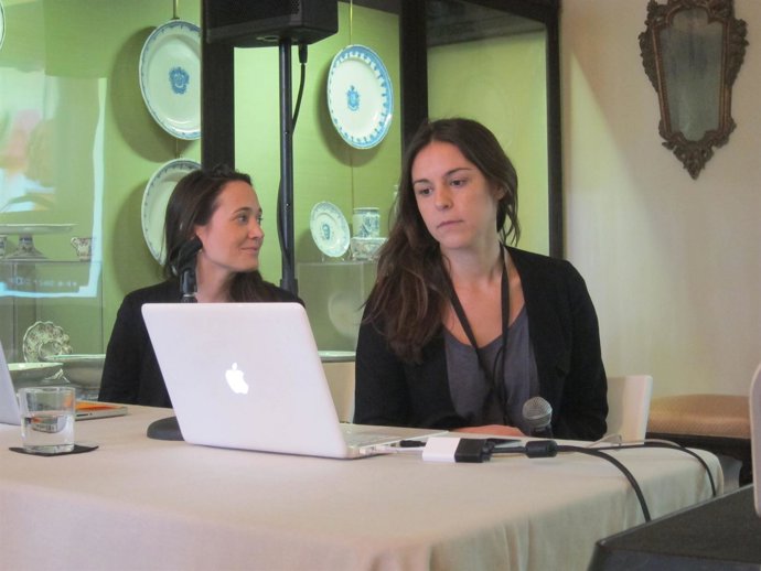 Dos de las impulsoras de trip4real durante la presentación del proyecto