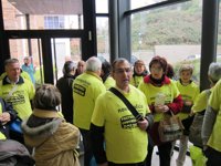 Afectados por preferentes de Fenosa se concentran en Vigo para reclamar la devolución de sus ahorros