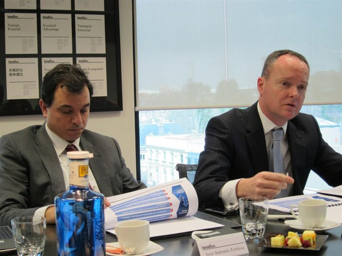 Presentación del Informe de Booz & Company