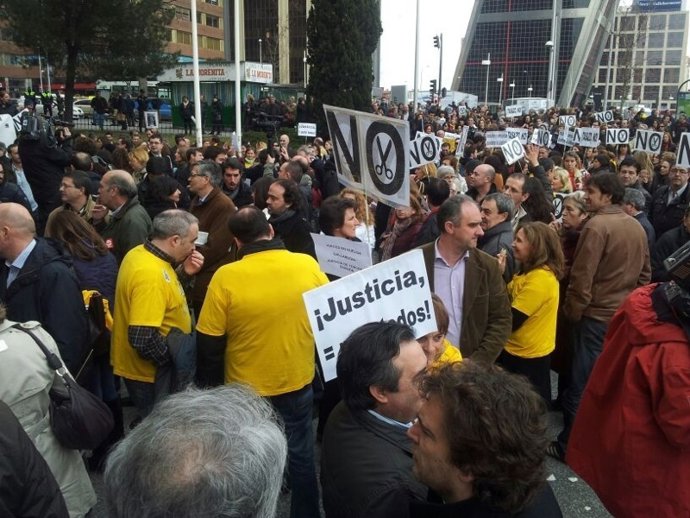Jueces manifestándos en su jornada de huelga 