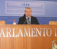 PSOE-A dice que la polémica foto de Wert no se puede "proteger en el ámbito de la libertad de expresión"