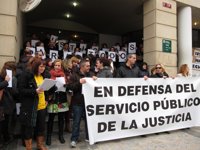 Trabajadores de Justicia se concentran contra la "privatización" de esta Administración y en defensa del empleo