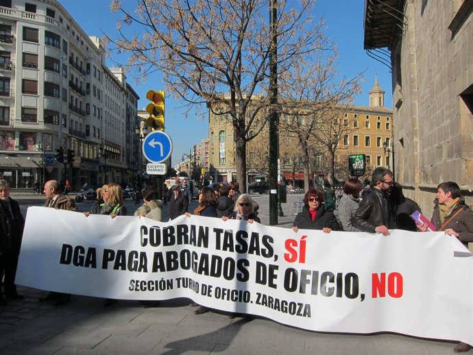 Huelga de jueces frente a la Audicencia de Zaragoza