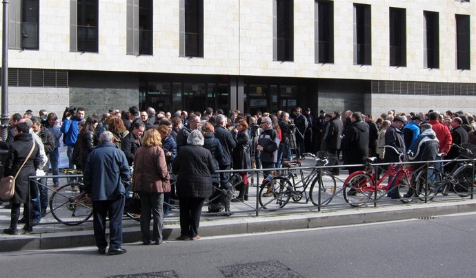 Concentración ante los Juzgados de Valladolid