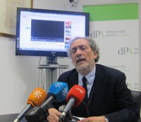 Chamizo reclama "decisiones graves" contra los desahucios para evitar situaciones de "violencia social"