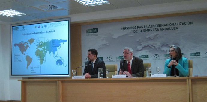 Consejero de Economía, Innovación, Ciencia y Empleo, Antonio Ávila, en Extenda