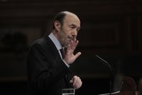 Rubalcaba acusa a Rajoy de "romper la igualdad de oportunidades" con la Ley Wert y los recortes educativos
