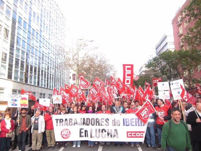 Trabajadores de Iberia en la sede