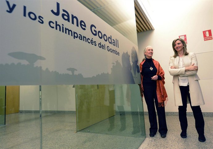 Jane Goodall junto a la consejera de Cultura.
