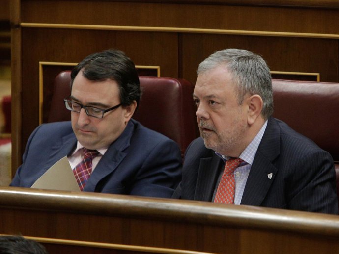 El portavoz del PNV en el Congreso,  Aitor Esteban, y Pedro Azpiazu