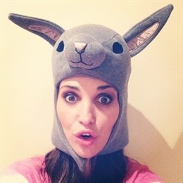 La actriz con un divertidísimo gorro